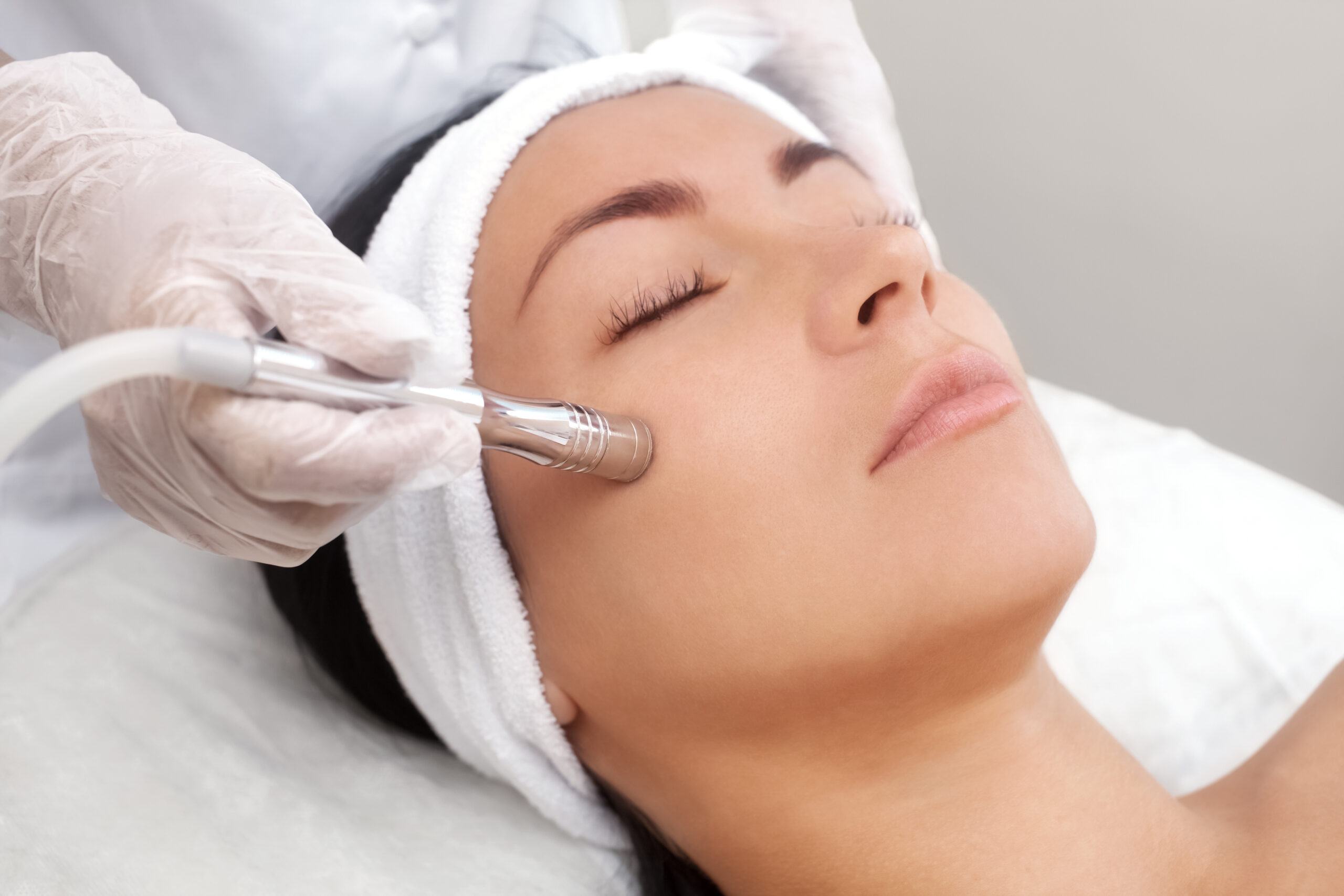 Microdermabrasion/Dermaplaning